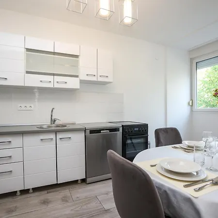 Jadro One Bedroom Apartment *