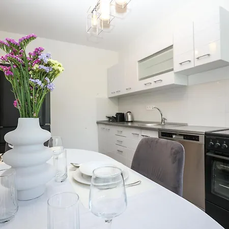 Jadro One Bedroom Apartment *
